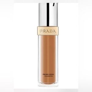 Prada Radiant Foundation - DN70